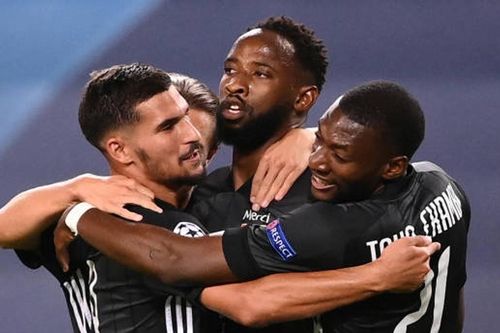 Lyon viết tiếp chuyện cổ tích ở Champions League bằng cuộc nhấn chìm Man City