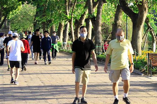 Hà Nội khuyến cáo người dân không ra khỏi nhà