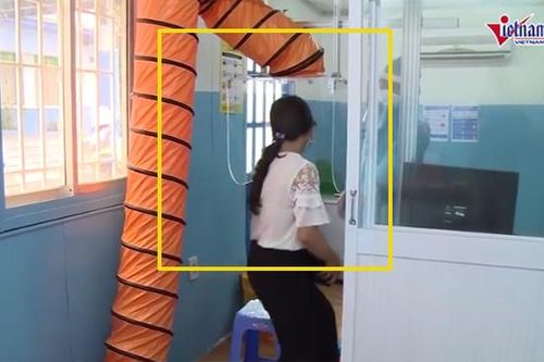 Độc đáo phòng khám sàng lọc hút khí thở, giọt bắn phòng Covid-19