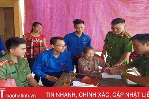 Đến tận nhà làm CMND cho Mẹ Việt Nam Anh hùng ở Hương Sơn