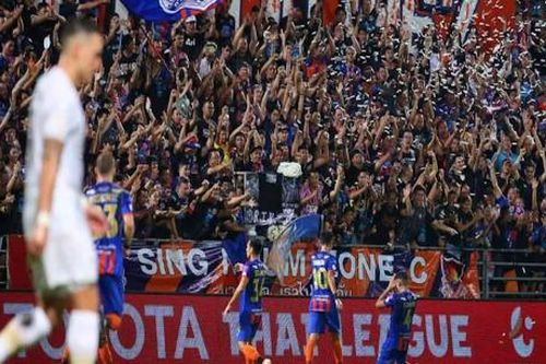 Bóng đá Thái Lan trở lại có khán giả từ tháng 9