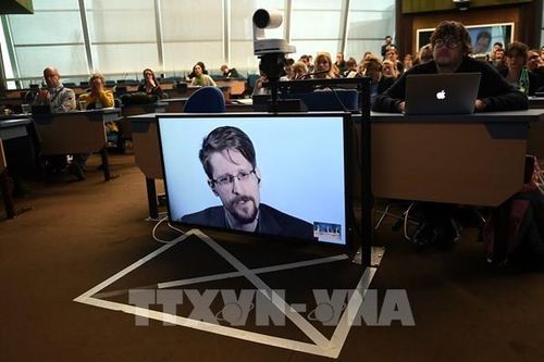Tổng thống Donald Trump cân nhắc tha tội cho Edward Snowden