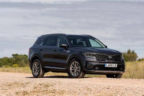 Kia Sorento 2021 bán tại Anh với giá từ 50.810 USD