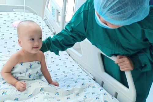 Trúc Nhi - Diệu Nhi tròn 1 tháng phẫu thuật tách dính: 'Tương lai con tốt đẹp trong hình hài mới và sẽ không bao giờ bị kì thị'