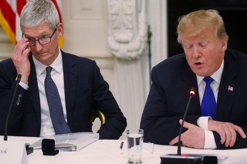 Tổng thống Mỹ Donald Trump dội gáo nước lạnh vào lo lắng của Apple