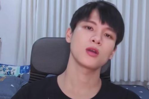 Ngẫu hứng sáng tác về Covid-19, Phạm Đình Thái Ngân lại khiến fangirl 'ôm tim' vì gương mặt điển trai không chừa góc nào
