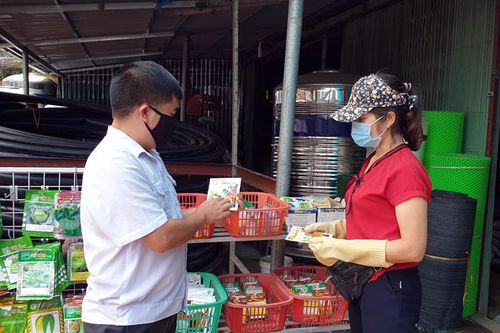 Mường Nhé tăng cường kiểm soát thuốc BVTV