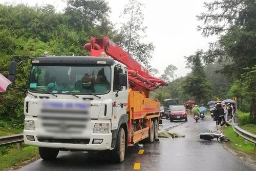 Va chạm với ô tô, người điều khiển xe máy tử vong