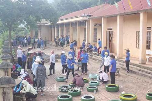 Bàn giao công trình 'Khu vui chơi cho em năm 2020'