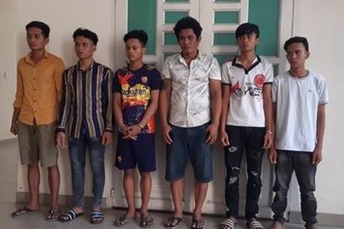 Mâu thuẫn khi nhậu trong quán, đâm chết người
