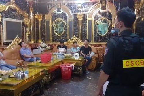 76 dân chơi phê ma túy trong quán karaoke 'nghỉ chống dịch'