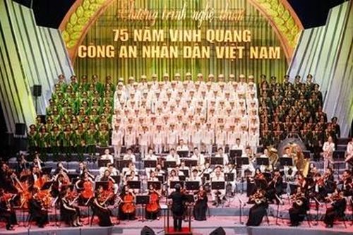 Chương trình nghệ thuật '75 năm vinh quang CAND Việt Nam'