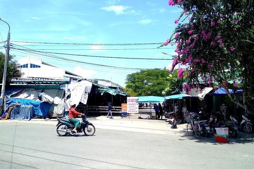 Người bán xôi mắc COVID-19, Đà Nẵng phong tỏa 1 chợ, xét nghiệm 300 người