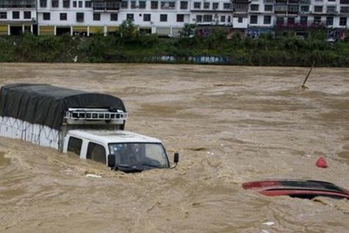Tin lũ lụt mới nhất ở Trung Quốc: Diễn biến xấu, mưa lớn chuyển hướng sang miền Tây
