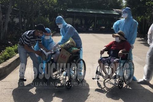 Nhật ký từ 'tâm dịch' ngày 16/8: 70 bệnh nhân F1 điều trị ở BV Đà Nẵng chuyển về Bắc Quảng Nam được ra viện