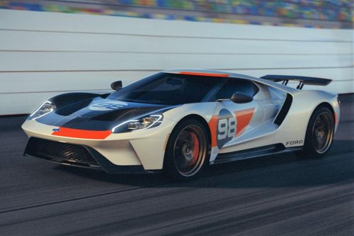 Hai phiên bản Ford GT có tiền chưa chắc mua được