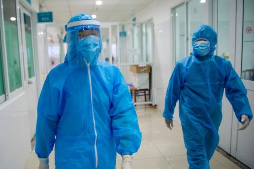 Vì sao bệnh nhân 964 dương tính sau một tháng về từ Đà Nẵng?