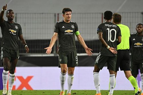 MU 1-2 Sevilla: Trọng tài sai lầm dù tham khảo VAR, MU nhận bàn thua oan