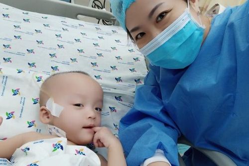 'Song Nhi' sau một tháng được tách dính