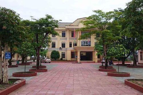 Bị phát hiện dùng bằng giả, chủ tịch và 2 phó chủ tịch xã xin nghỉ việc