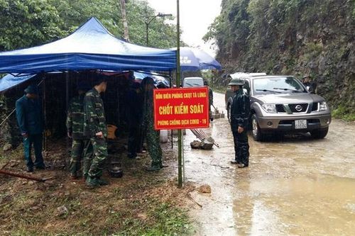 'Vượt nắng, thắng mưa', bám trận địa phòng, chống dịch