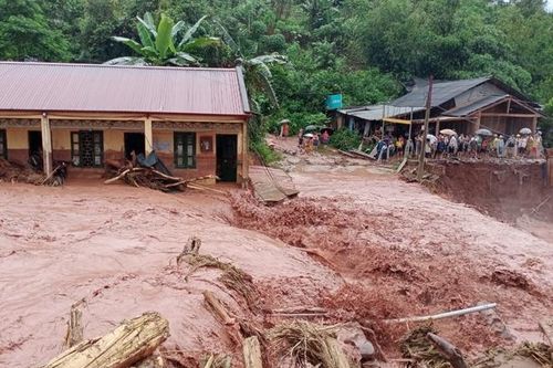 Điện Biên: Tập trung khắc phục hậu quả lũ quét tại huyện Nậm Pồ