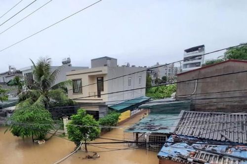 Ngập lụt do mưa lớn kéo dài, Quảng Ninh di dời dân khỏi nơi nguy hiểm
