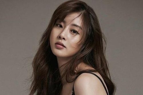Hậu chia tay Hyun Bin, Kang Sora thông báo kết hôn