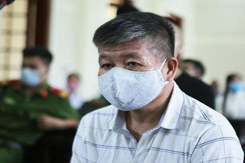Dùng gậy tre đánh chết hàng xóm hái trộm chè