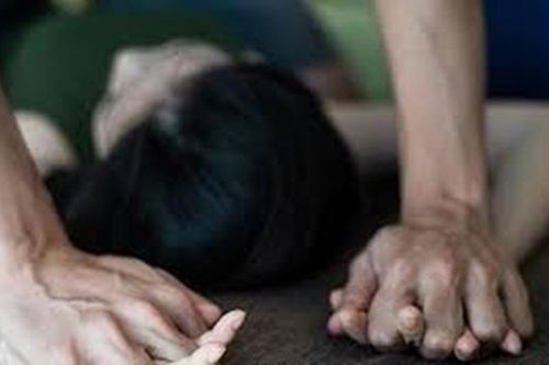 Dụ dỗ, hiếp dâm người phụ nữ tâm thần