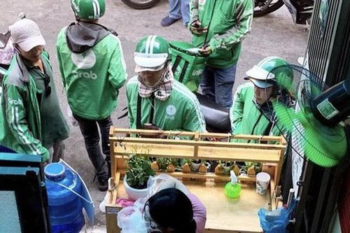 Hàng vạn shipper đổ ra đường, khốc liệt giành 200 triệu USD