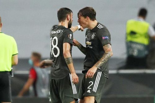 Bruno Fernandes lý giải chuyện 'nổi đóa' với Lindelof trên sân