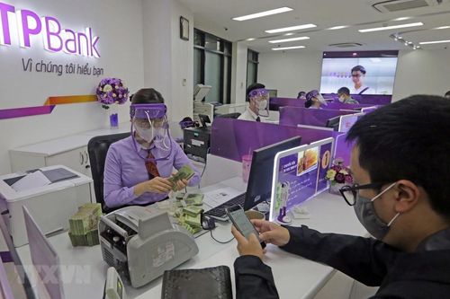 Toàn bộ chi nhánh của TPBank được phun khử khuẩn phòng COVID-19