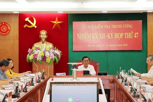 Ủy ban Kiểm tra Trung ương xem xét, đề nghị thi hành kỷ luật một số cán bộ quân đội