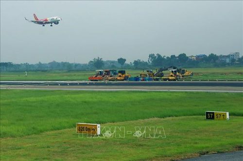 Rút ngắn tiến độ sửa chữa, nâng cấp đường băng sân bay quốc tế Nội Bài