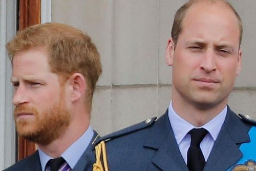 Hoàng tử William 'không nói chuyện với Harry suốt 2 tháng'