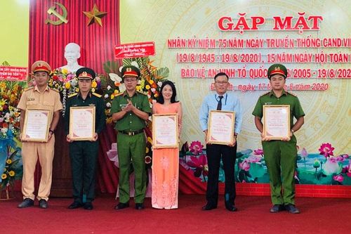 Công an huyện Đạ Tẻh gặp mặt kỷ niệm 75 năm ngày truyền thống CAND Việt Nam