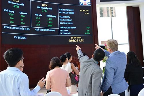 Dòng tiền ngoại phục hồi sẽ là động lực cho chứng khoán cuối năm
