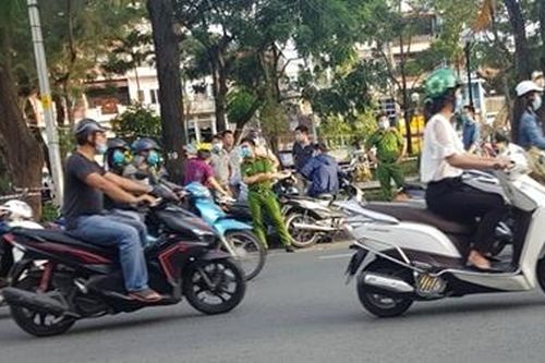 Cãi nhau trong lúc nhậu, một người bị đâm tử vong trong công viên