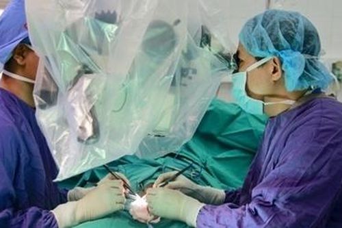 Cảnh báo ung thư do tinh hoàn chui trong ổ bụng lâu năm