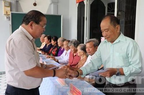 Bệnh viện Công an TPHCM: Chăm lo sức khỏe cho gia đình chính sách