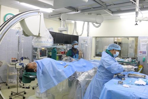 Cha của bác sĩ bị nhồi máu cơ tim khi con trai đang chống dịch tại Quảng Nam