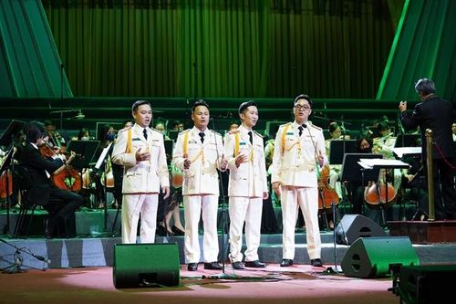 Chương trình Nghệ thuật đặc biệt chào mừng 75 năm Ngày Truyền thống lực lượng CAND Việt Nam