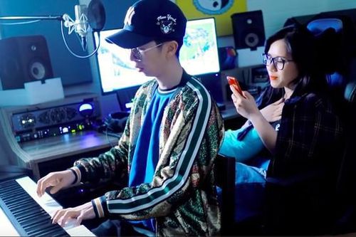 ViruSs 'troll' Thùy Chi nhờ trông con giúp, nữ ca sĩ liền đưa ra một đề nghị gây sốc
