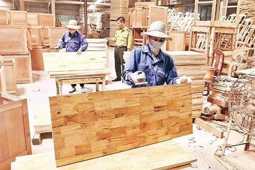 Xuất khẩu gỗ tăng trưởng trong khó khăn