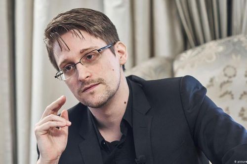 Edward Snowden kiếm hơn 1,2 triệu USD từ bí mật của Mỹ