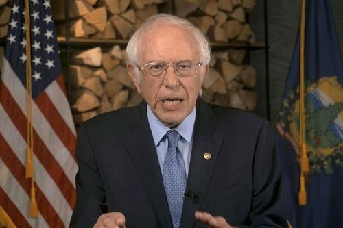Sanders: Nero chơi đàn khi Rome bùng cháy, ở đây ông Trump chơi golf