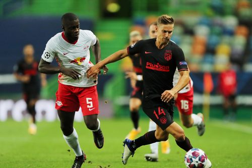 Upamecano - người khổng lồ của Leipzig và phép thử PSG