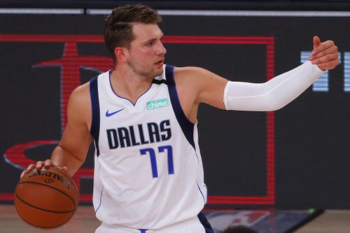 Luka Doncic lập kỷ lục ở ngày khai màn vòng play-off NBA