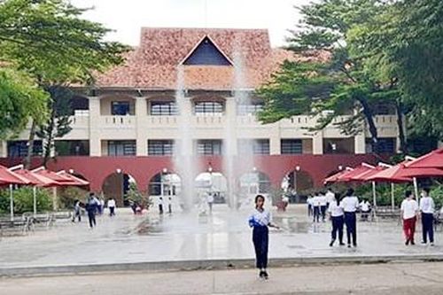 Hơn 800 học sinh đến trường bất chấp quy định phòng, chống dịch